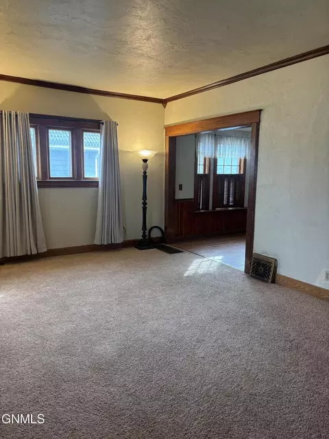 513 4th Ave W, Williston, ND 58801 photo 11