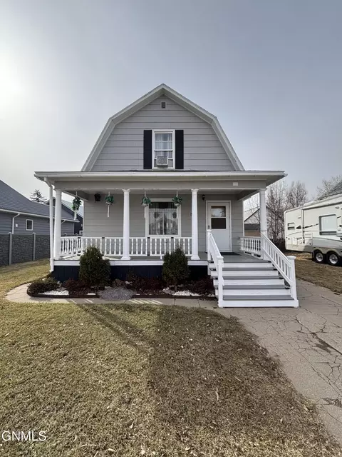 513 4th Ave W, Williston, ND 58801