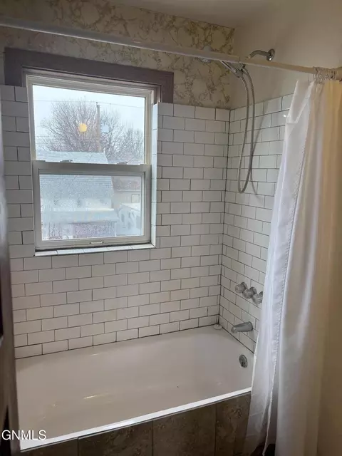 513 4th Ave W, Williston, ND 58801 photo 30