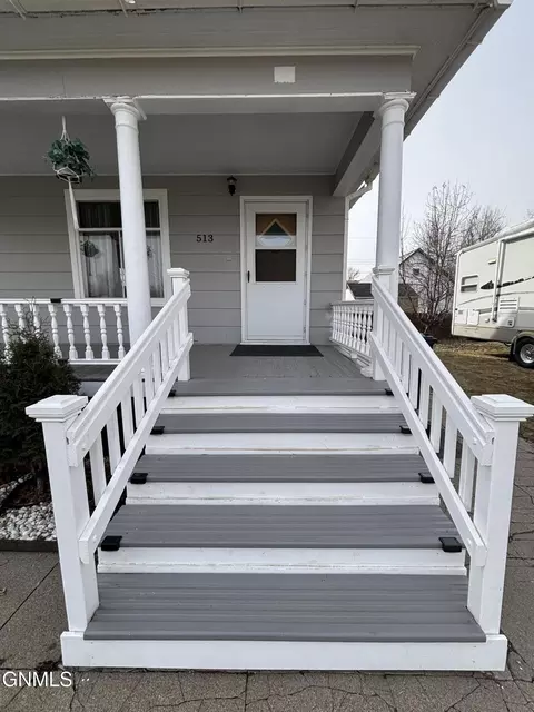 513 4th Ave W, Williston, ND 58801 photo 2