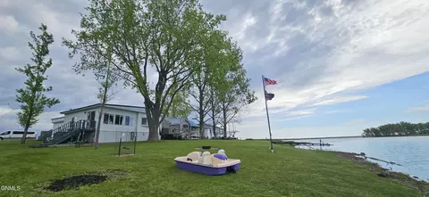 4296 Lake Shore Dr, Wishek, ND 58495