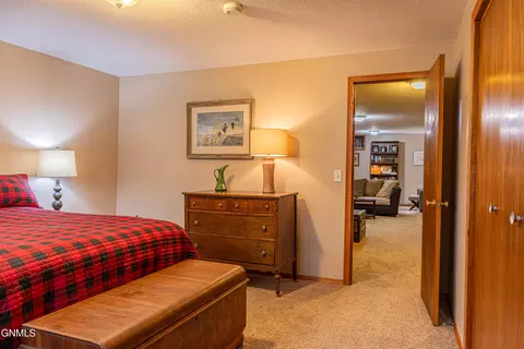 Bedroom - 302 Stuttgart Dr, Bismarck, ND 58504 photo 10 of 10