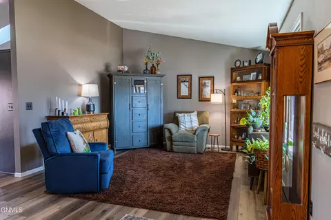 Living - 302 Stuttgart Dr, Bismarck, ND 58504 photo 1 of 8