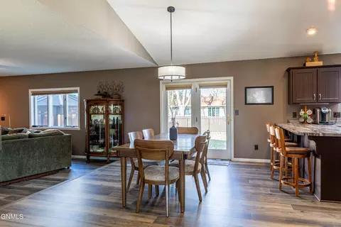 Dining - 302 Stuttgart Dr, Bismarck, ND 58504 photo 1 of 5