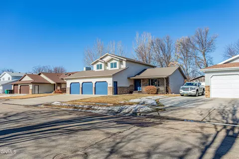 Other - 302 Stuttgart Dr, Bismarck, ND 58504 photo 11 of 12