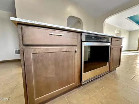 Kitchen - 5507 145th Ave NW, Williston, ND 58801 photo 7 of 13