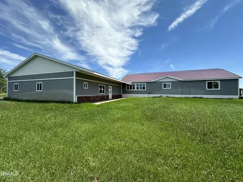 Exterior - 5507 145th Ave NW, Williston, ND 58801 photo 3 of 6