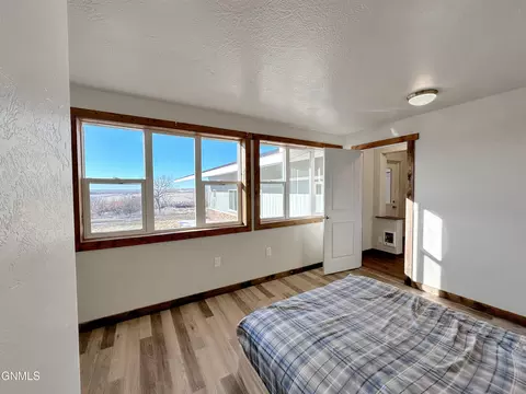 Bedroom - 5507 145th Ave NW, Williston, ND 58801 photo 5 of 15
