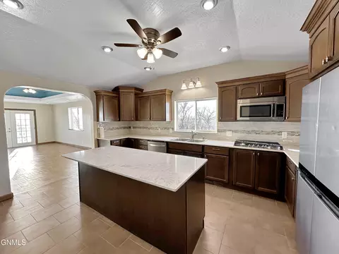 Kitchen - 5507 145th Ave NW, Williston, ND 58801 photo 2 of 13