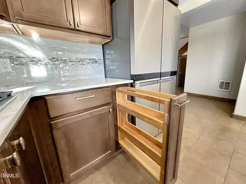 Kitchen - 5507 145th Ave NW, Williston, ND 58801 photo 8 of 13