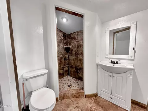 Bath - 5507 145th Ave NW, Williston, ND 58801 photo 6 of 10