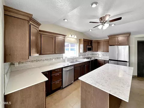 Kitchen - 5507 145th Ave NW, Williston, ND 58801 photo 3 of 13