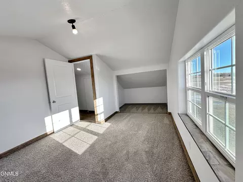 Bedroom - 5507 145th Ave NW, Williston, ND 58801 photo 12 of 15
