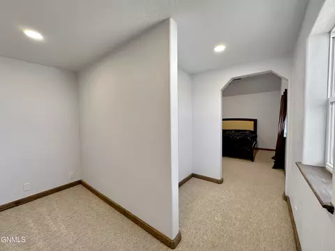 Bedroom - 5507 145th Ave NW, Williston, ND 58801 photo 3 of 15