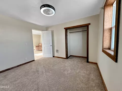 Bedroom - 5507 145th Ave NW, Williston, ND 58801 photo 9 of 15