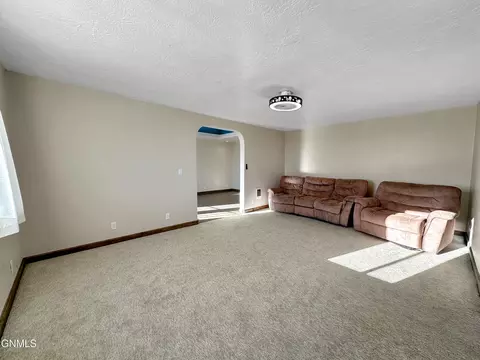 Living - 5507 145th Ave NW, Williston, ND 58801 photo 4 of 4