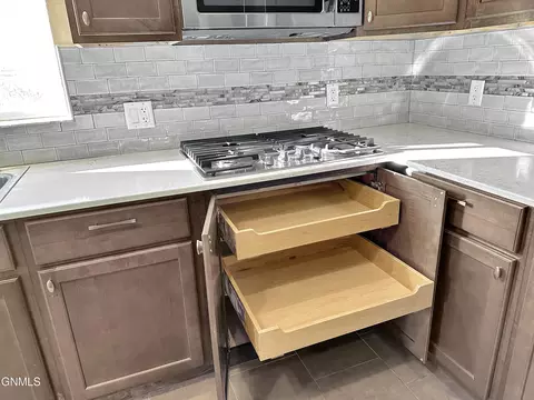 Kitchen - 5507 145th Ave NW, Williston, ND 58801 photo 9 of 13