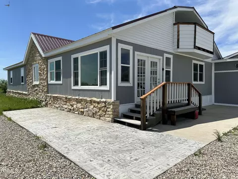 Exterior - 5507 145th Ave NW, Williston, ND 58801 photo 2 of 6