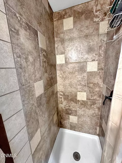Bath - 5507 145th Ave NW, Williston, ND 58801 photo 5 of 10