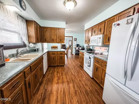 Kitchen - 624 11th St E, Williston, ND 58801 photo 1 of 3