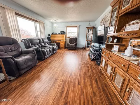 Living - 624 11th St E, Williston, ND 58801 photo 2 of 4