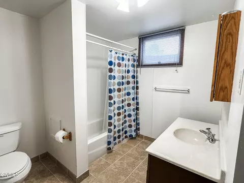 Bath - 624 11th St E, Williston, ND 58801 photo 2 of 3