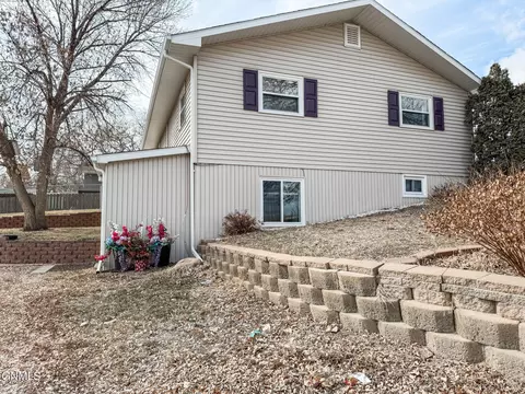 Exterior - 624 11th St E, Williston, ND 58801 photo 3 of 5