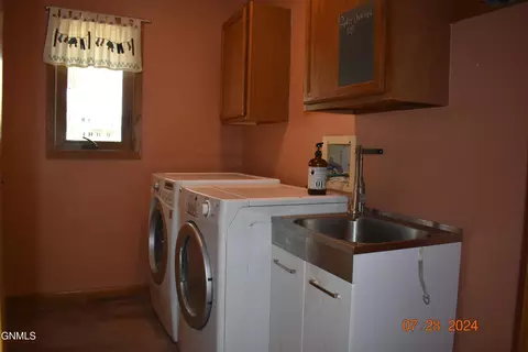 1333 41e Ave NW, Garrison, ND 58540 photo 6