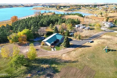 1333 41e Ave NW, Garrison, ND 58540 photo 38