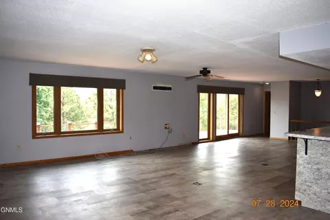 1333 41e Ave NW, Garrison, ND 58540 photo 9