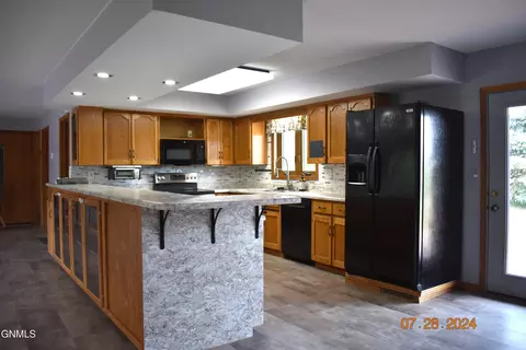 1333 41e Ave NW, Garrison, ND 58540 photo 11