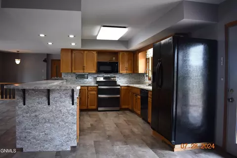 1333 41e Ave NW, Garrison, ND 58540 photo 12