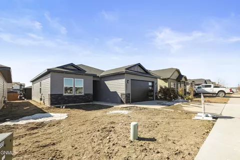 3337 34th St W, Williston, ND 58801 photo 3