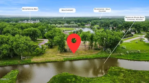 1705 Far West Dr, Bismarck, ND 58504