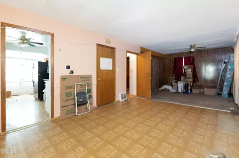 804 16th St, Bismarck, ND 58501 photo 2
