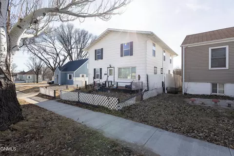 804 16th St, Bismarck, ND 58501 photo 31