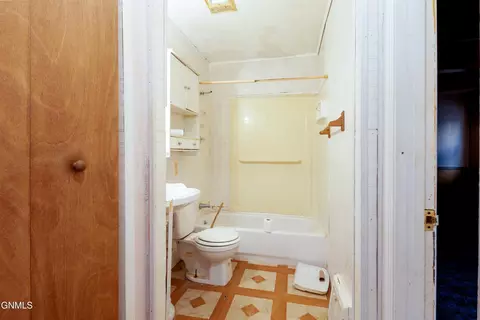 804 16th St, Bismarck, ND 58501 photo 10