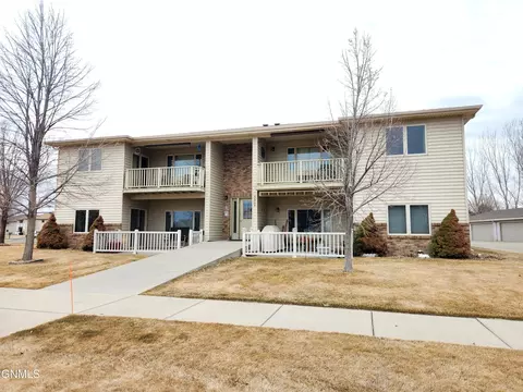 4604 29th St SE, Mandan, ND 58554