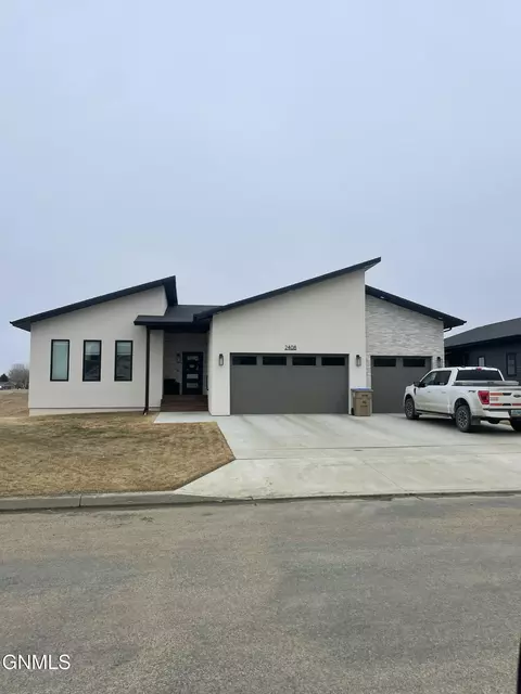 2408 15th St NW, Minot, ND 58703