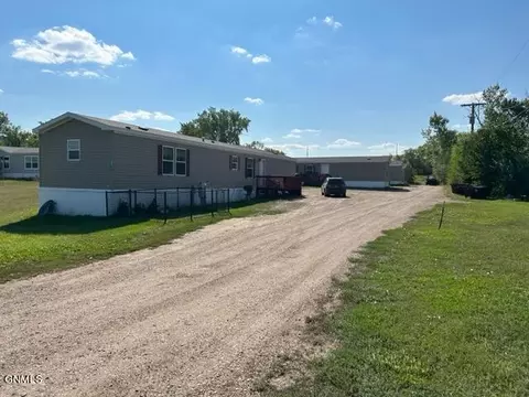 305 2nd Ave W, Alexander, ND 58831