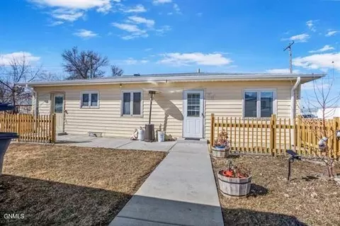 115 2nd Ave, Turtle Lake, ND 58575 photo 1