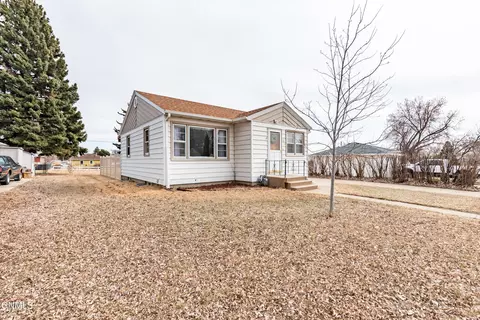 511 23rd St, Bismarck, ND 58501
