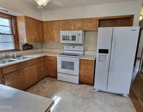 1029 Riverview Ave, Bismarck, ND 58504 photo 7
