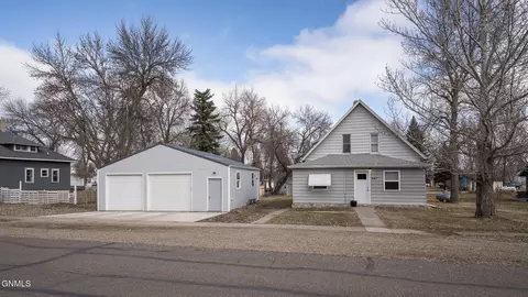 467 Cottage St, Hazelton, ND 58544