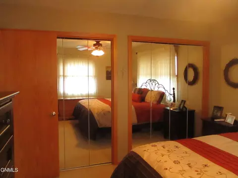 910 Main St, Stanton, ND 58571 photo 23