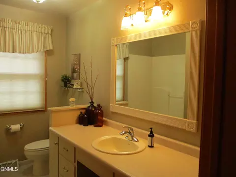 910 Main St, Stanton, ND 58571 photo 27