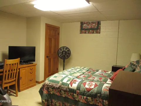 910 Main St, Stanton, ND 58571 photo 17