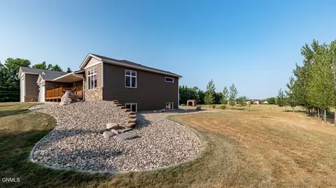 Exterior - 7606 Moonlite Rd, Bismarck, ND 58503 photo 5 of 8
