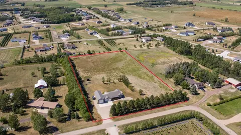 View/Area - 7606 Moonlite Rd, Bismarck, ND 58503 photo 2 of 10