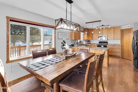 Dining - 7606 Moonlite Rd, Bismarck, ND 58503 photo 4 of 6